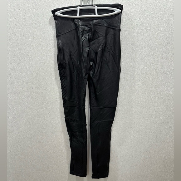 SPANX women’s MOTO faux leather Leggings medium - Picture 3 of 5